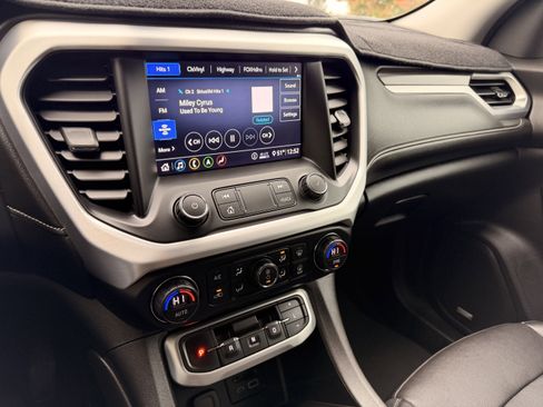 Used 2020 GMC Acadia SLT w/ Trailering Package image 22