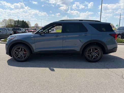 Used 2025 Ford Explorer ST-Line w/ Premium Package AWD/4WD image 6