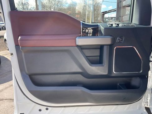 Used 2022 Ford F350 Platinum image 16