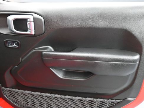 Certified 2022 Jeep Gladiator Willys image 17