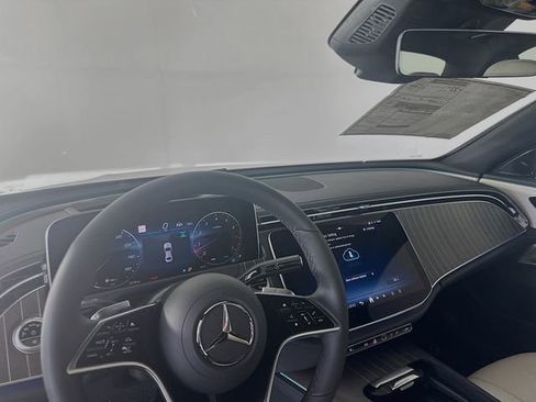 New 2026 Mercedes-Benz E 350 4MATIC Sedan image 9