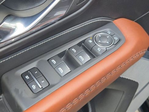 Used 2023 GMC Yukon XL Denali Ultimate image 24