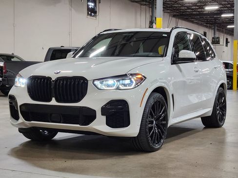 Used 2023 BMW X5 xDrive40i w/ Executive Package image 4