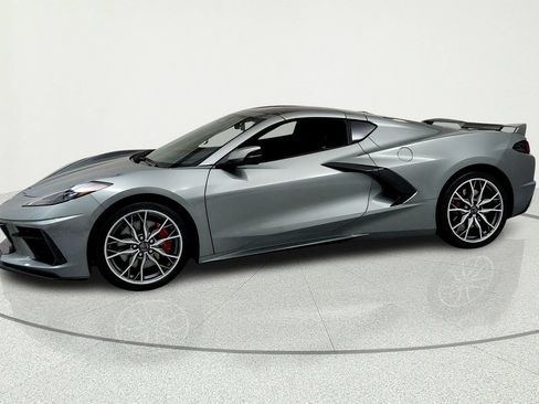 Used 2024 Chevrolet Corvette Stingray Premium Cpe w/ Z51 Performance Package RWD image 2