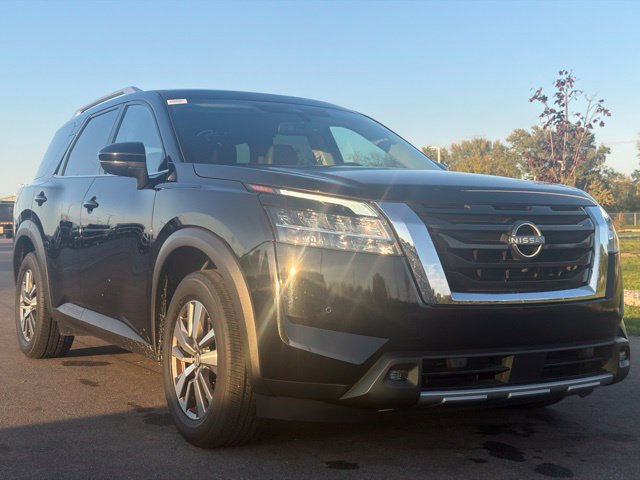 Used 2022 Nissan Pathfinder SL AWD/4WD 360° Tour