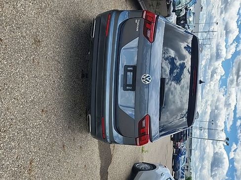 Used 2019 Volkswagen Tiguan SE FWD image 6