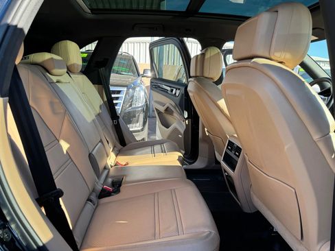 Used 2021 Porsche Cayenne image 17