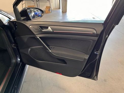 Used 2019 Volkswagen GTI SE image 12