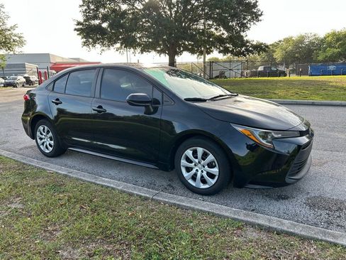 Used 2023 Toyota Corolla LE image 7