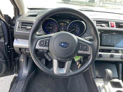 Used 2017 Subaru Outback 2.5i Premium AWD/4WD image 16