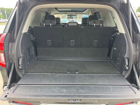 Used 2025 Ford Expedition Platinum AWD/4WD image 7