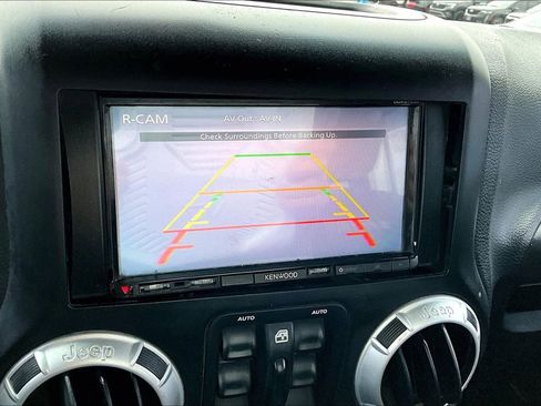 Used 2016 Jeep Wrangler Unlimited Sahara w/ Connectivity Group image 14