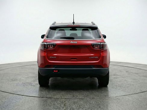 Used 2025 Jeep Compass Trailhawk AWD/4WD image 7