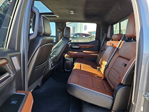 Used 2023 GMC Sierra 1500 Denali Ultimate image 10