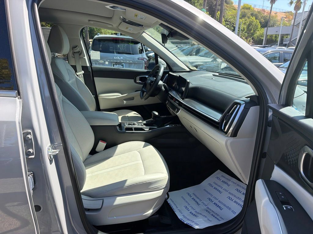 Certified 2026 Kia Sorento S w/ S Panoramic Sunroof Package FWD image 10