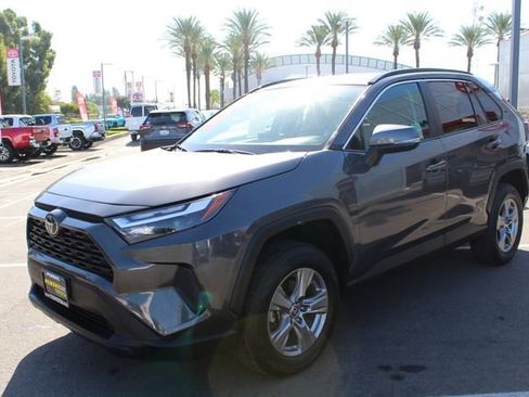 Certified 2022 Toyota RAV4 XLE FWD image 5