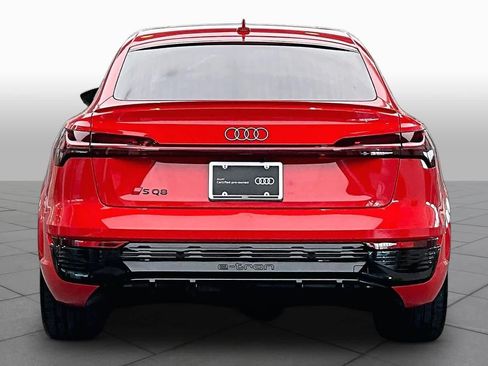 Certified 2024 Audi SQ8 e-tron Prestige w/ Prestige Package AWD/4WD image 4