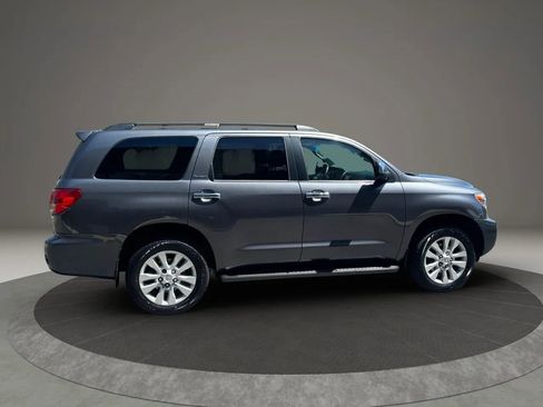 Used 2014 Toyota Sequoia Platinum AWD/4WD image 5
