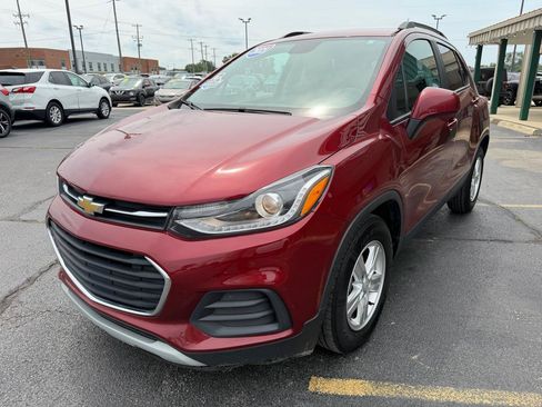 Used 2021 Chevrolet Trax LT w/ LT Convenience Package FWD image 7