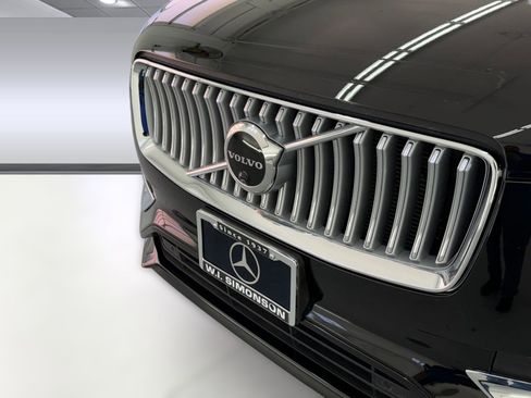 Used 2025 Volvo XC90 B6 Plus image 18