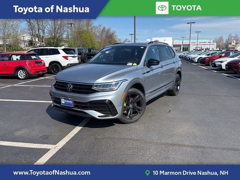 Used 2023 Volkswagen Tiguan SE R-Line AWD/4WD image 1