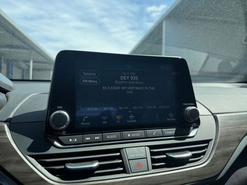 Used 2025 Nissan Altima 2.5 SV image 20