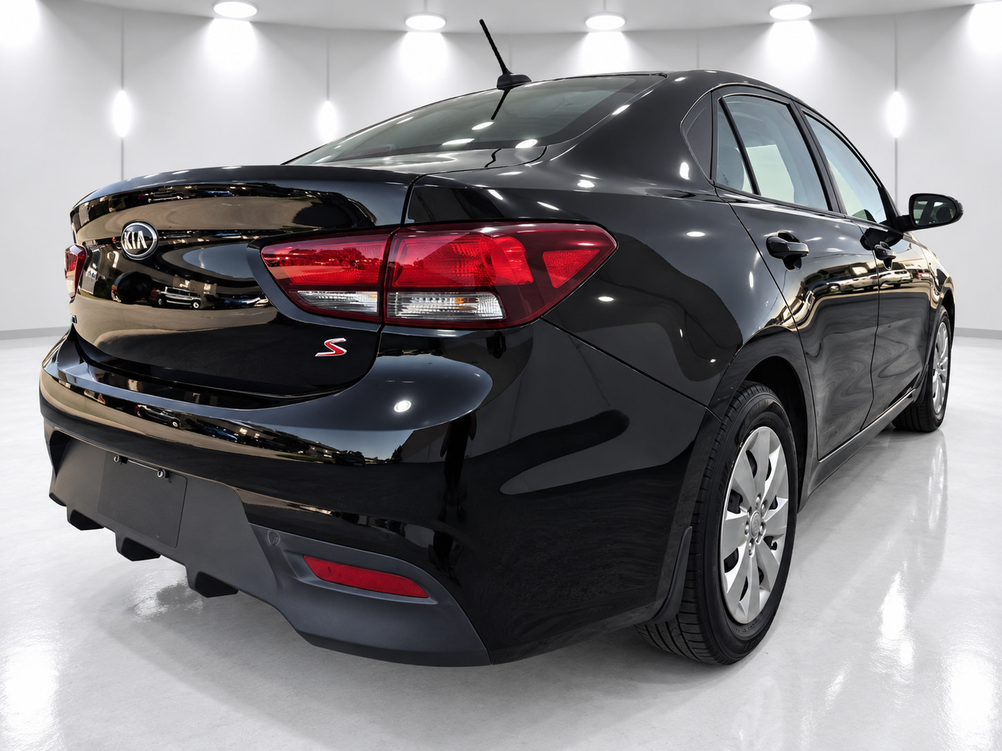 Used 2019 Kia Rio S FWD image 5