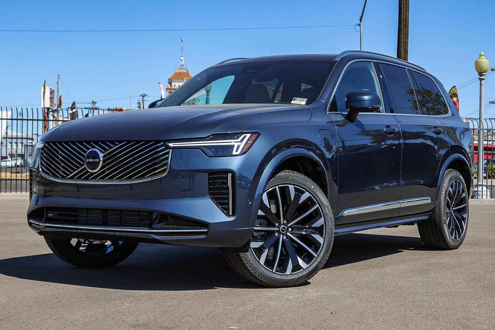 New 2026 Volvo XC90 T8 Plus w/ Protection Package Premier AWD/4WD image 1