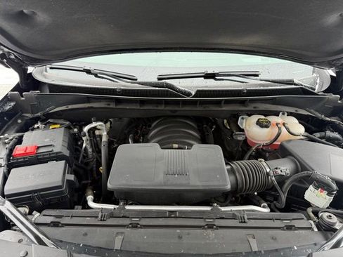 Certified 2025 Cadillac Escalade Premium Luxury image 9