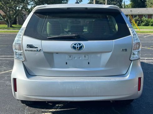 Used 2013 Toyota Prius V Five FWD image 6