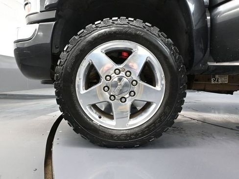 Used 2004 GMC Sierra 2500 SLT w/ Heavy-Duty Power Package image 16