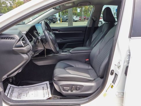 Used 2024 Toyota Camry SE FWD image 8