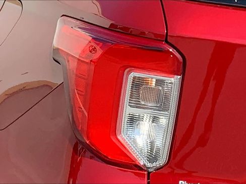 Used 2021 Ford Explorer XLT w/ Equipment Group 202A image 26