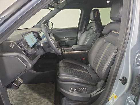 Used 2023 Rivian R1S Adventure image 20