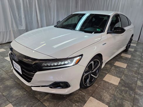 Used 2022 Honda Accord Sport image 2