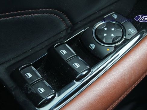 Used 2019 Ford Edge Titanium w/ Equipment Group 301A image 23