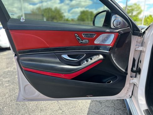 Used 2018 Mercedes-Benz S 560 4MATIC Sedan w/ AMG Line Exterior image 13