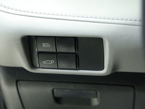 Used 2022 Toyota Highlander XLE image 30