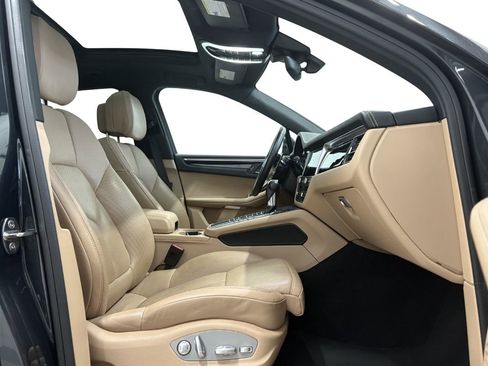 Used 2019 Porsche Macan image 15
