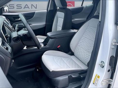 Used 2018 Chevrolet Equinox LS FWD image 20