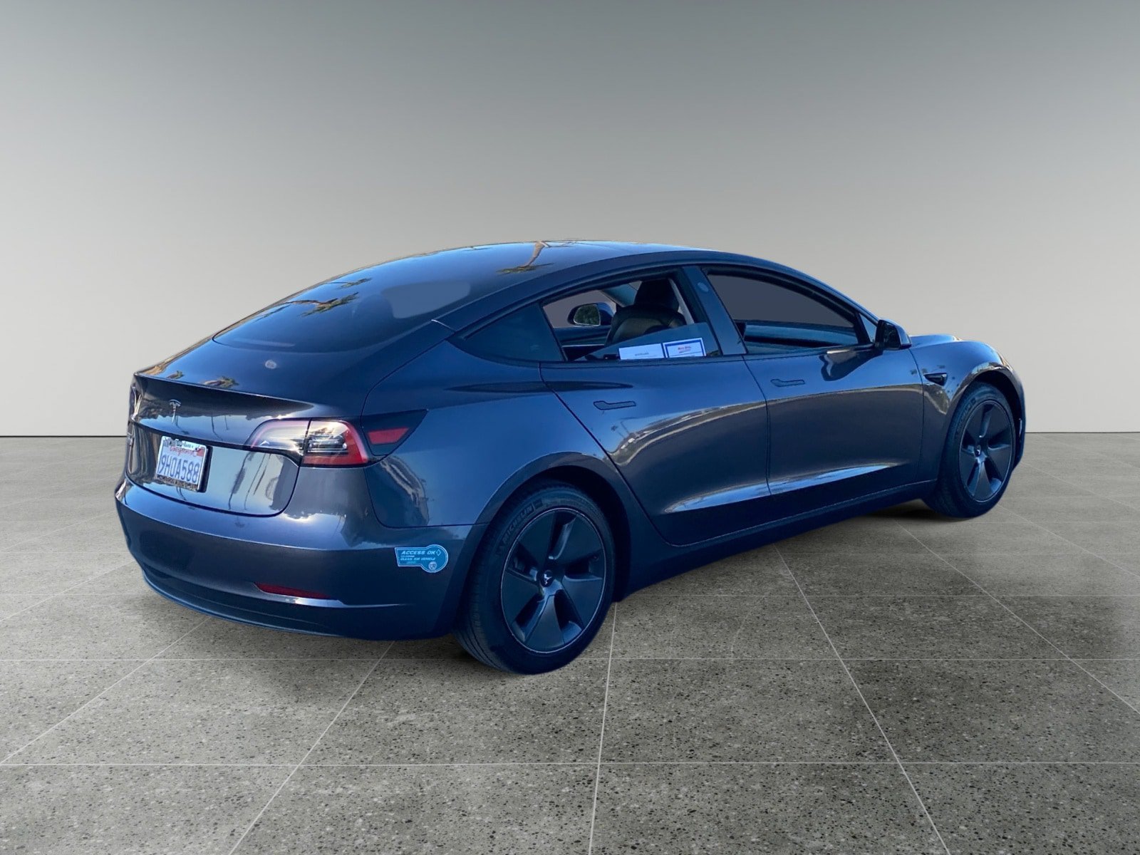 Used 2023 Tesla Model 3 Standard Range RWD image 5
