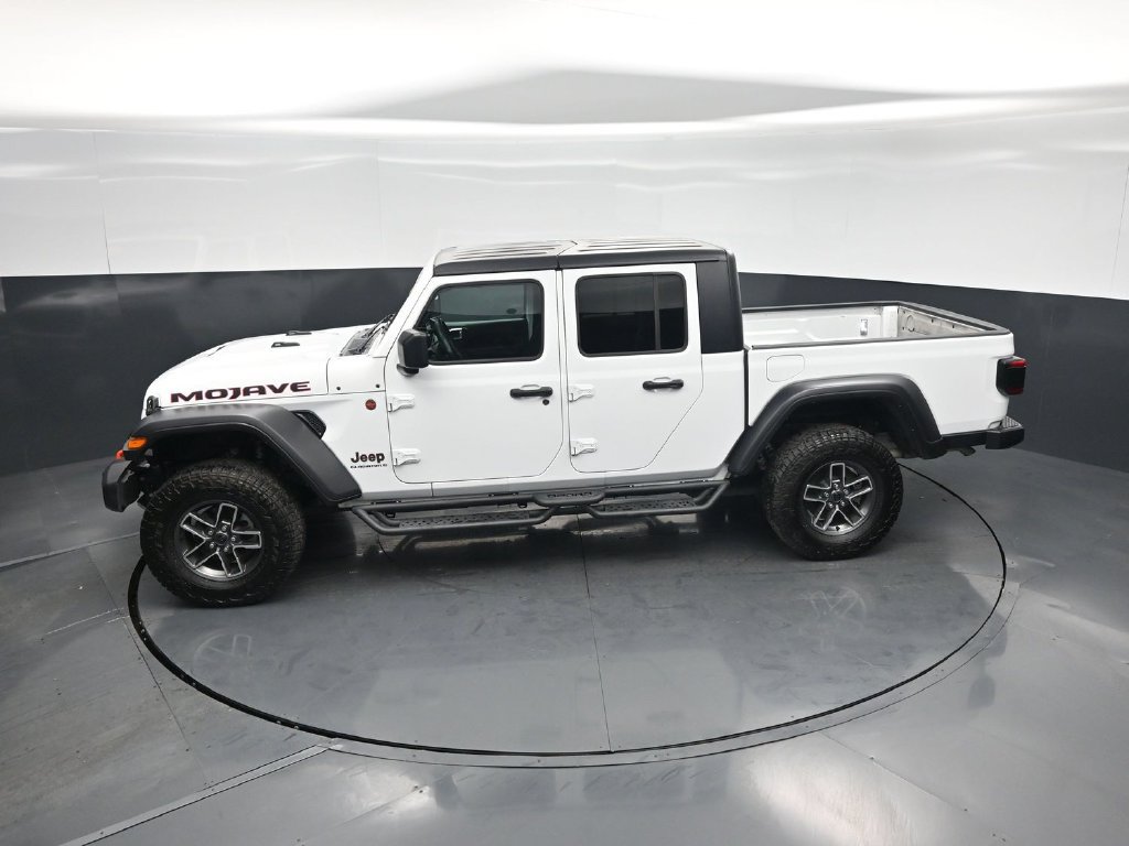 Used 2024 Jeep Gladiator Mojave AWD/4WD image 45
