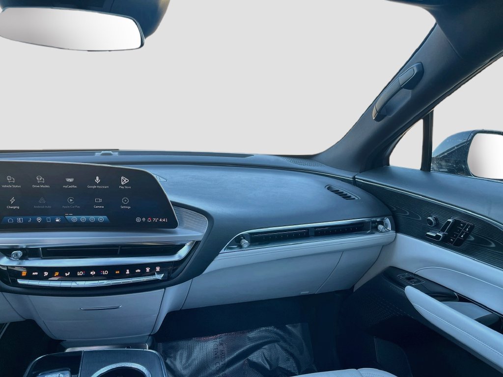Used 2026 Cadillac Lyriq Luxury w/ LPO, Floor Liner Package AWD/4WD image 25