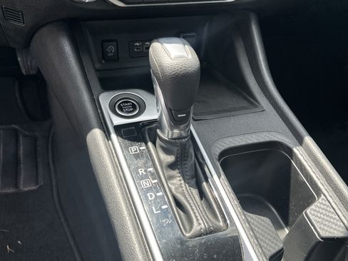 Used 2024 Nissan Sentra SV FWD image 27