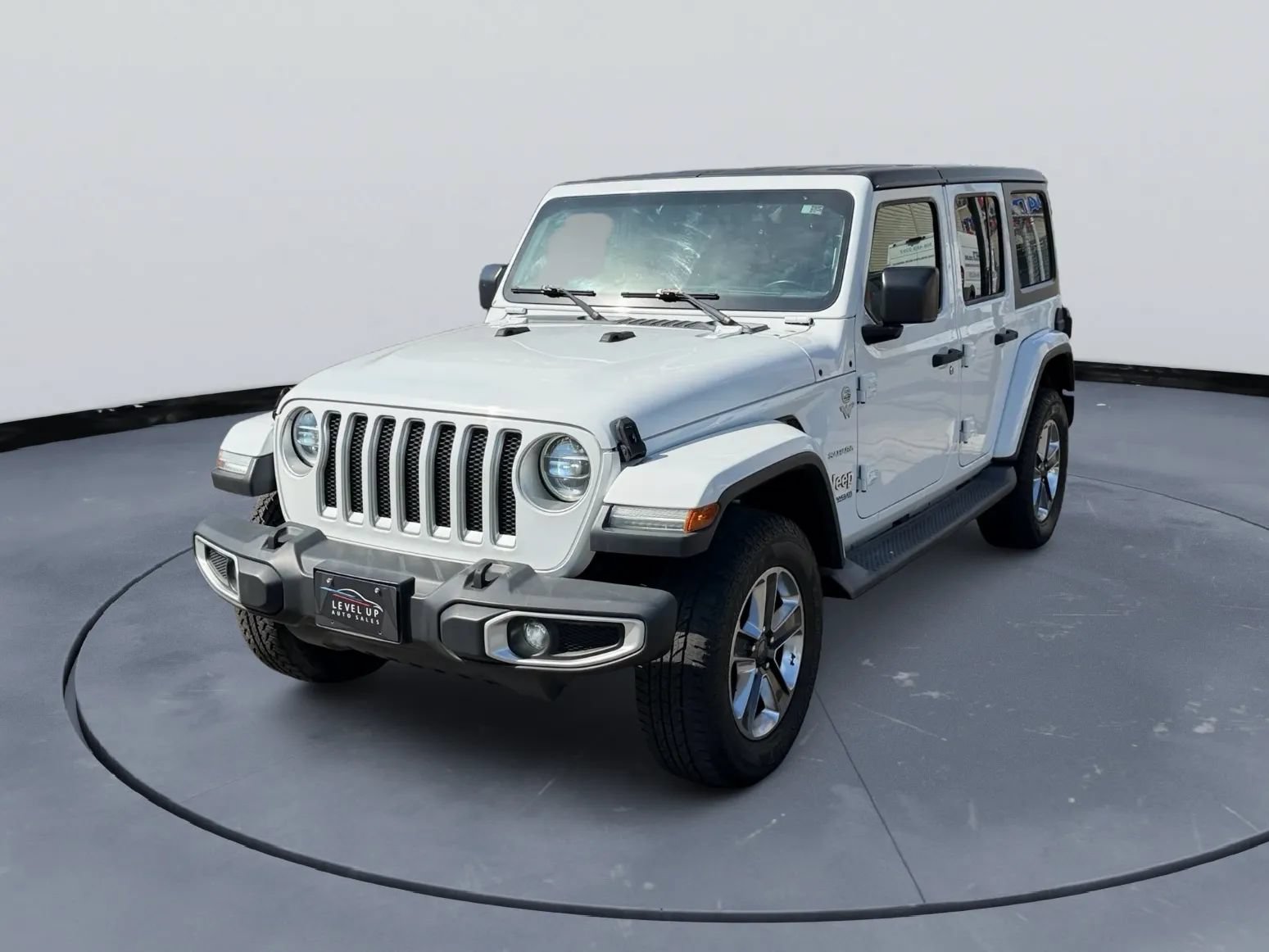 Used 2019 Jeep Wrangler Unlimited Sahara w/ Cold Weather Group AWD/4WD image 1