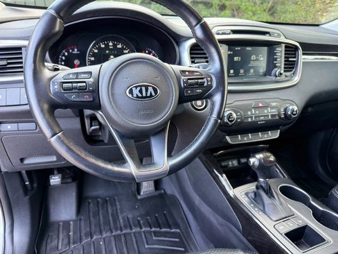 Used 2017 Kia Sorento EX AWD/4WD image 31