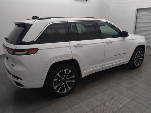 Used 2022 Jeep Grand Cherokee Overland w/ Luxury Tech Group IV AWD/4WD image 10
