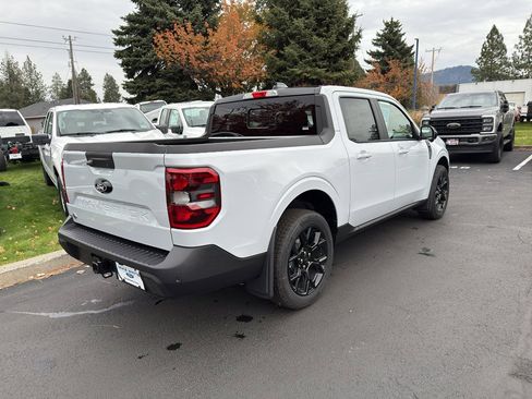 New 2025 Ford Maverick Lariat w/ Black Appearance Package image 4