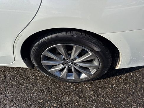 Used 2016 Toyota Camry XLE image 10