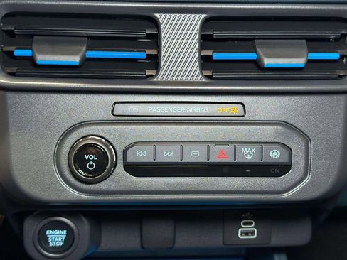 Used 2025 Ford Maverick XLT w/ XLT Luxury Package image 7